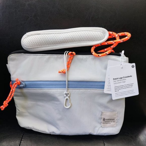 Lululemon Patch Logo Crossbody Bag 2.5L in Linen, BNWT - Picture 6 of 6